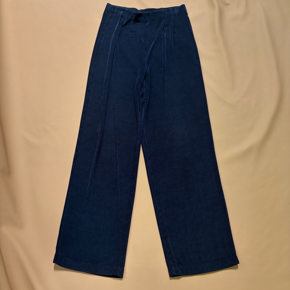 Chico's Travelers Navy Blue Slinky Knit Wide Leg Pants Pleated Size 1 Medium